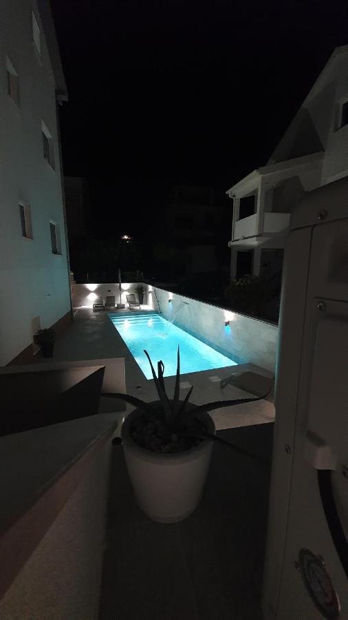 Apartment Villa Rina- Heated Salt Water Pool Kaštela Eksteriør bilde