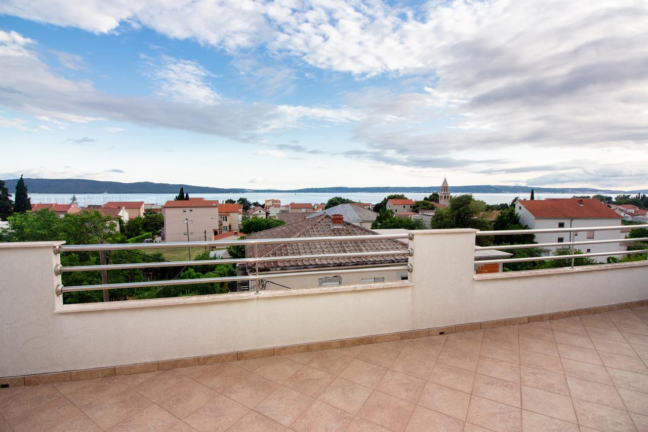 Apartment Villa Rina- Heated Salt Water Pool Kaštela Eksteriør bilde