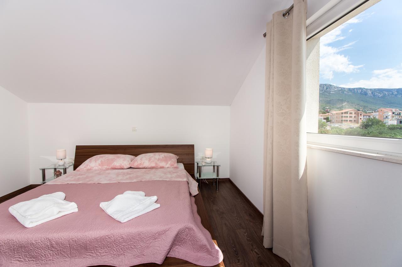 Apartment Villa Rina- Heated Salt Water Pool Kaštela Eksteriør bilde
