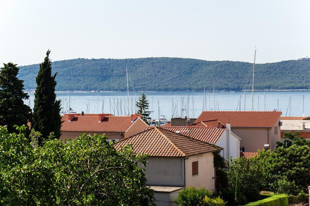 Apartment Villa Rina- Heated Salt Water Pool Kaštela Eksteriør bilde